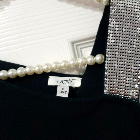 Authentic NEW Cache black sleeveless sweater - Picture 3 of 8